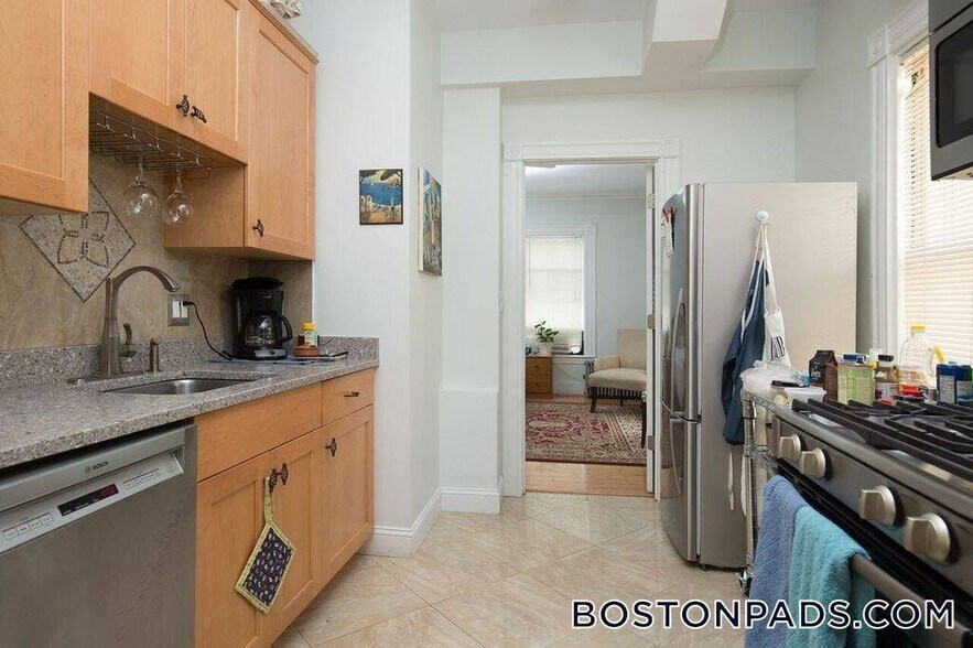 Building Photo - 25 Highland Ave
