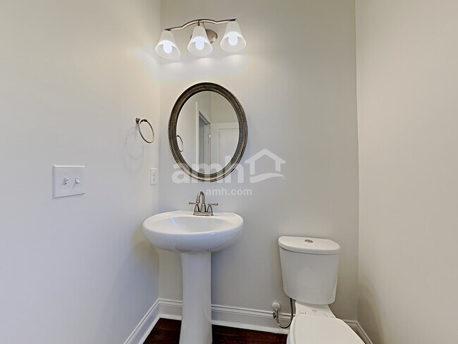 Building Photo - 5760 Arbor Green Cir