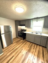 Building Photo - 10 Suncrest Ter
