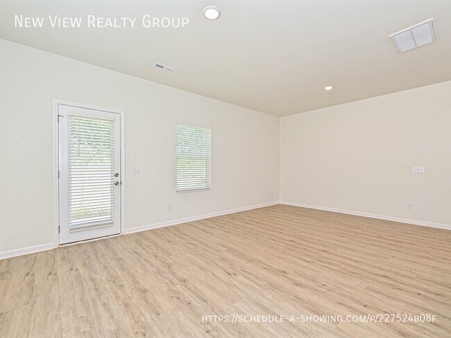 Building Photo - 1725 E Cloaninger Ave