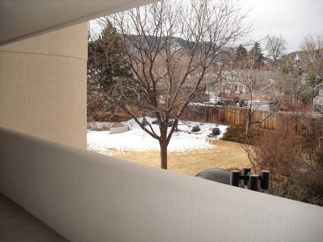 Building Photo - Two Bedroom Condo Available In Downtown Boulder