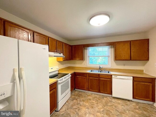 Building Photo - 40865 Spring House Ln