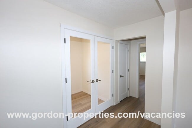 Building Photo - Saint Helens OR - upstairs flat 2 bedroom ...