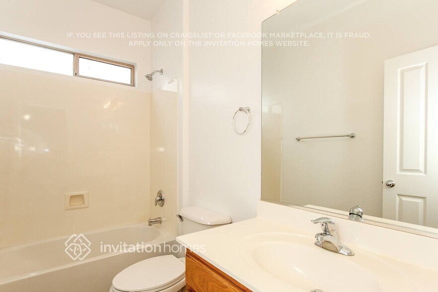 Building Photo - 14226 W Hearn Rd