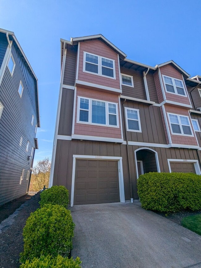 Building Photo - 5997 Blue River Dr SE