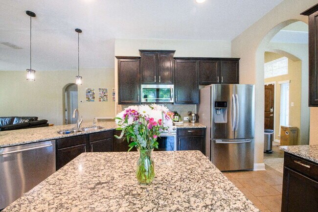 Building Photo - Spacious 4BR/2BA Energy Star Certified Hom...