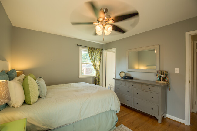 Building Photo - 4311 Kinloch Rd