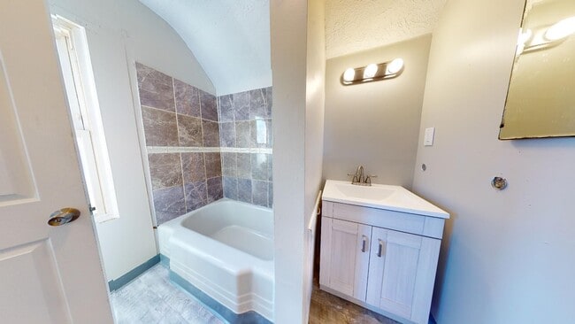Building Photo - Cudell Neighborhood - 3 Bedroom Single Fam...