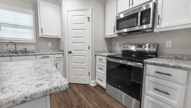 Building Photo - 1522 Woodard St