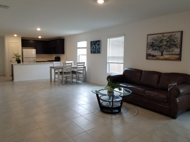 Building Photo - 3708 Kinglet Ct