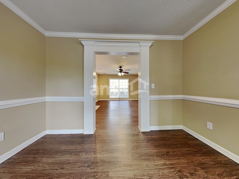 Building Photo - 4465 Greenfield Way Dr