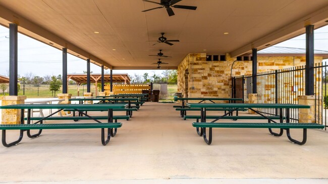 Building Photo - NW San Antonio Townhome in Hunters Ranch