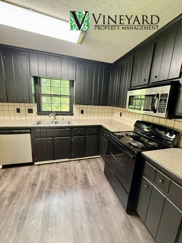 Building Photo - 4925 Falcon Wood Trace NE