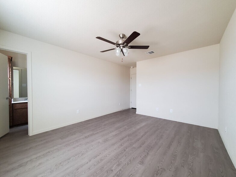 Building Photo - 5804 Rustler Dr