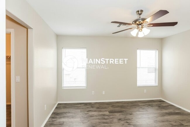 Building Photo - 12622 W Paradise Dr