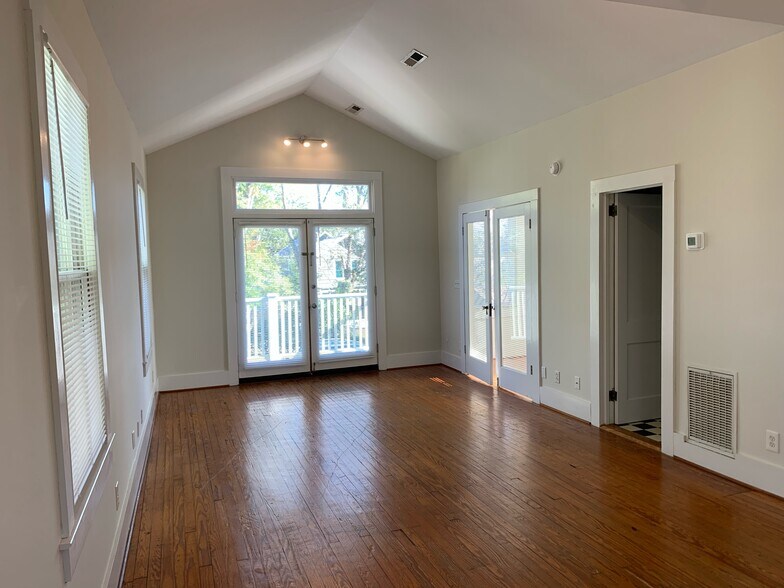 Building Photo - 315 S 5th Ave