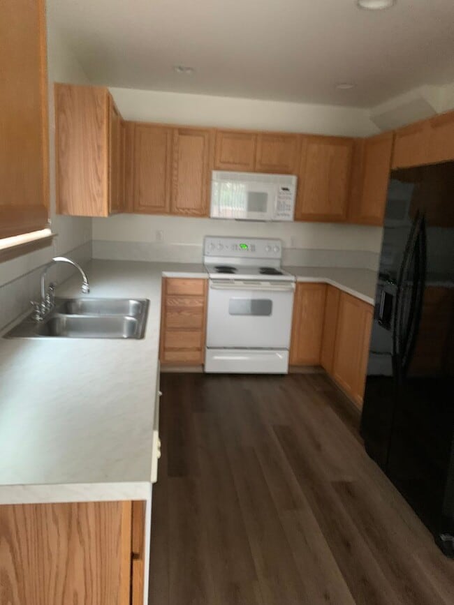 Building Photo - Graham 3 bedroom