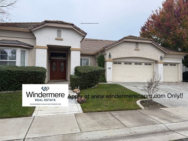 Building Photo - Welcome Home To This Well Maintained Immaculate Westlake Gated Community HOME!