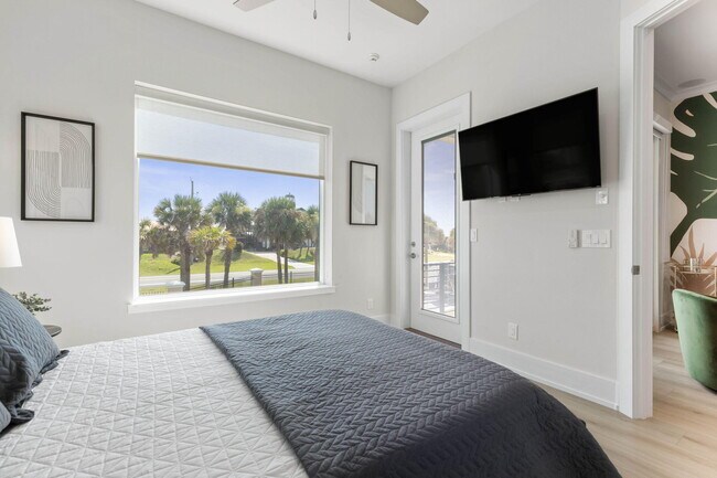 Building Photo - 3538 N Ocean Shore Blvd