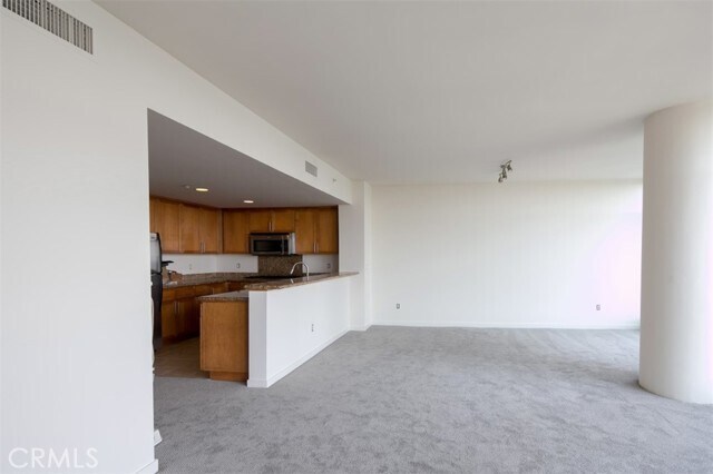 Building Photo - 400 W Ocean Blvd