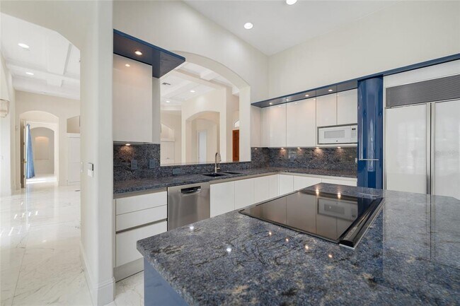 Building Photo - 9701 Lake Isleworth Ct
