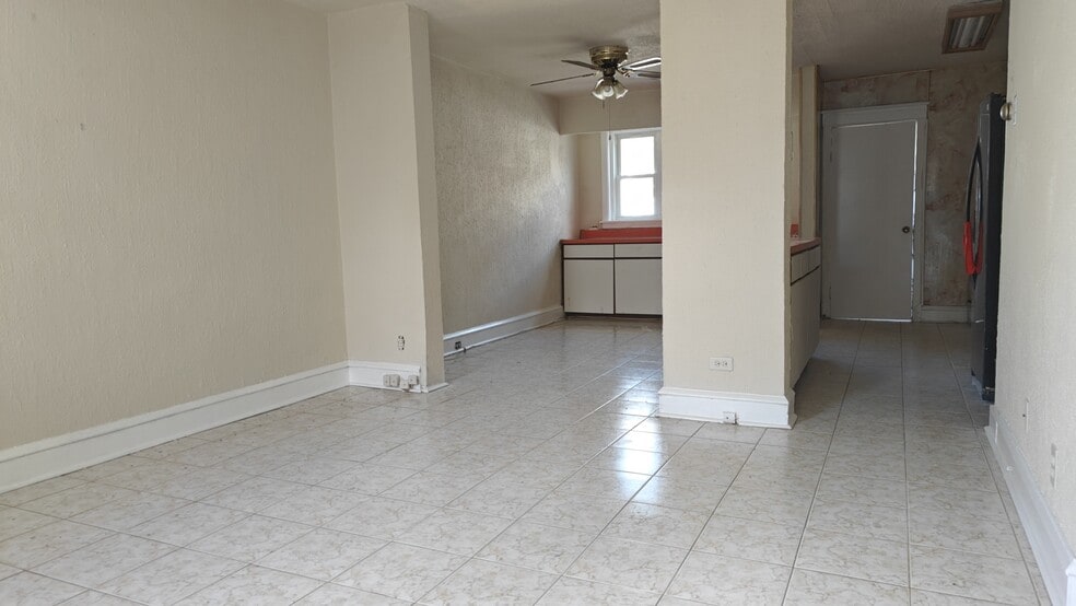 Building Photo - 347 W Milne St