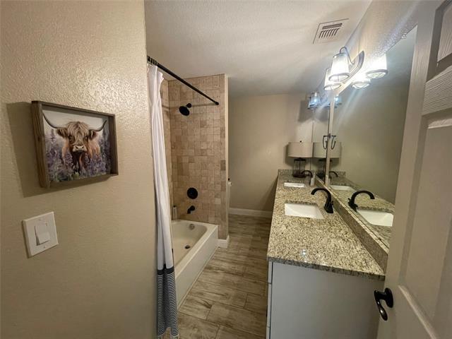 Building Photo - 2750 Cabaniss Ln