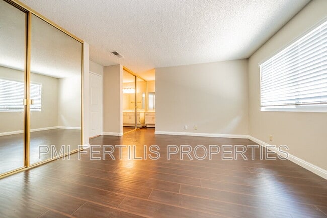 Building Photo - 1229 Hibiscus St