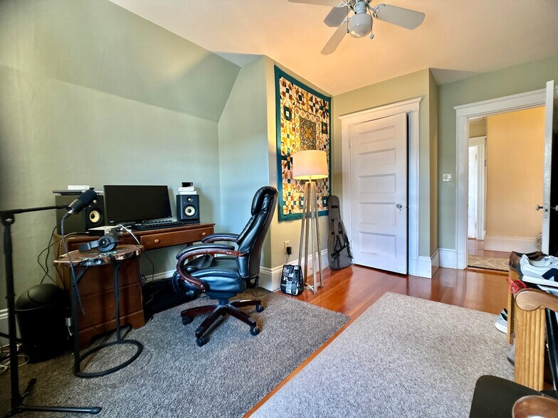 Building Photo - 362 Arborway