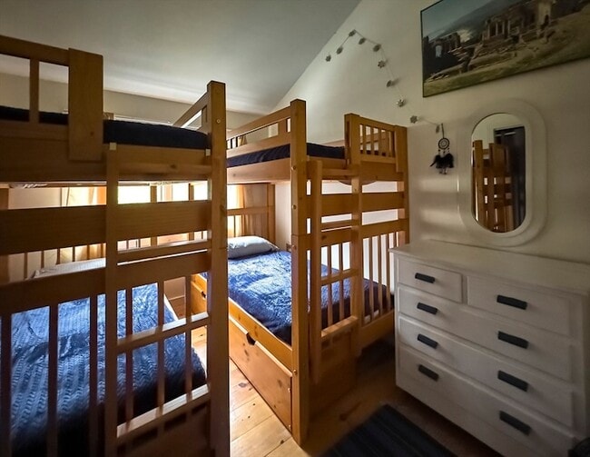 Building Photo - 5 Beachwood Drive