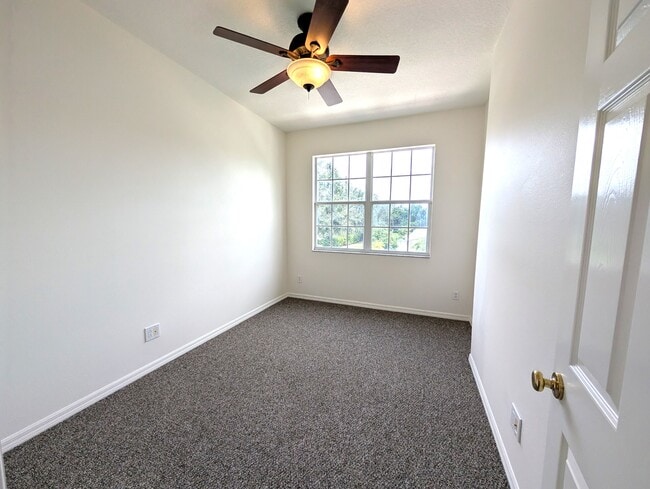 Building Photo - 4004 Crabtree Ave