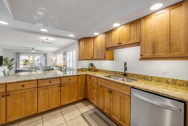 Building Photo - New Smyrna Fully Furnished 2BD/2BA Beach Condo in Waterfront Community!