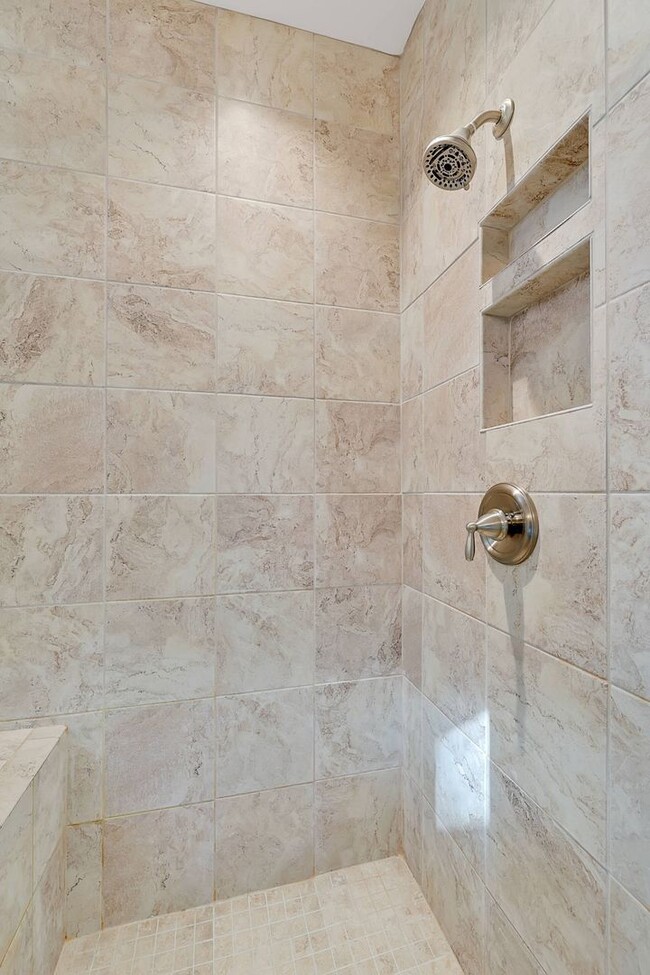 Building Photo - Sparkling clean 4 bedroom home in Spring H...