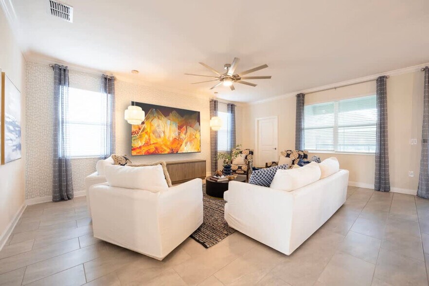 Primary Photo - 2738 Oxymoron Wy