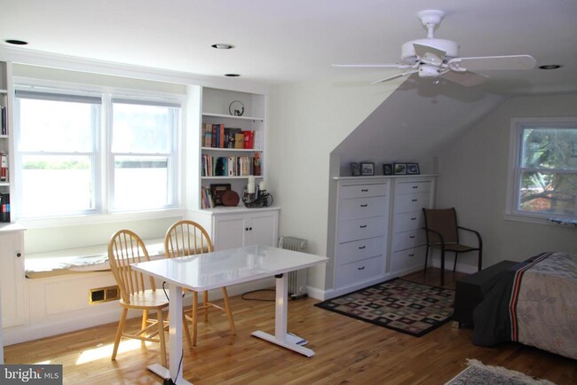 Building Photo - 7310 Durbin Terrace
