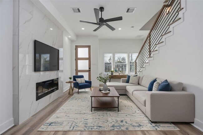 Building Photo - 4533 Larkspur St