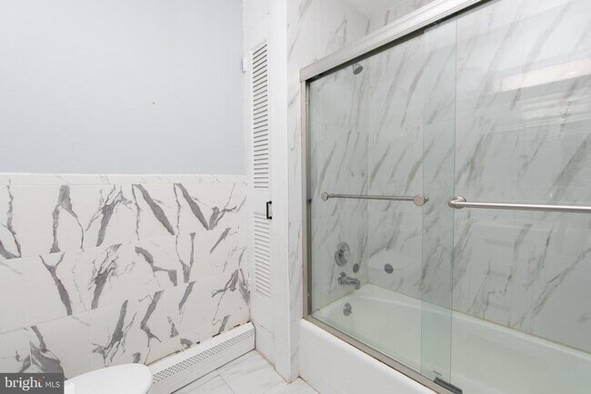 Building Photo - 332 Woodbine St