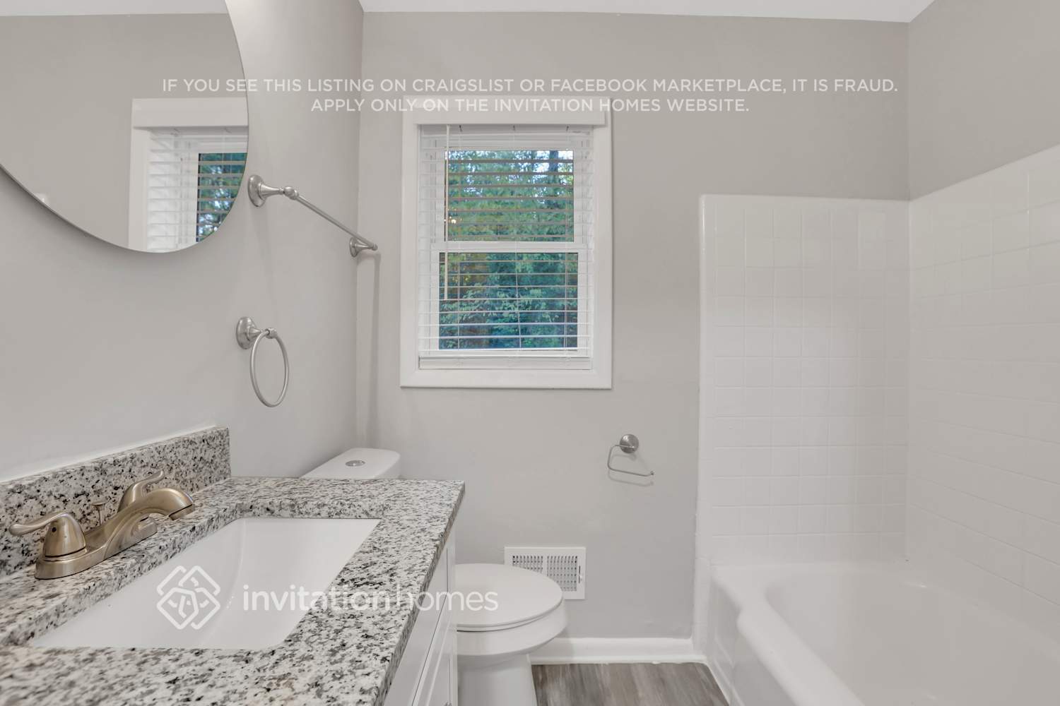 Building Photo - 2833 Altaview Dr SE