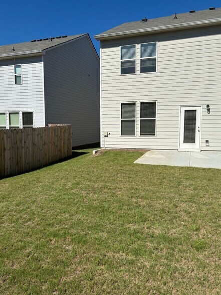 Building Photo - 2810 Aralynn Wy