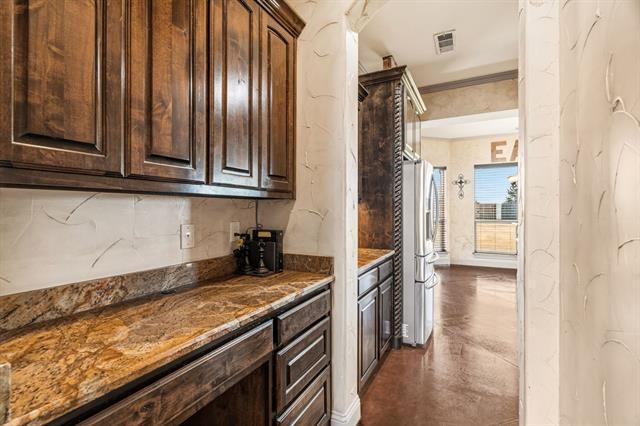 Building Photo - 422 Rugged Dr