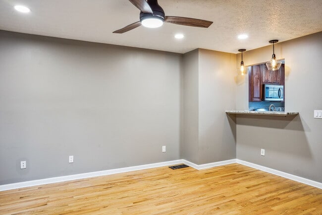 Building Photo - 1710 Messner Dr