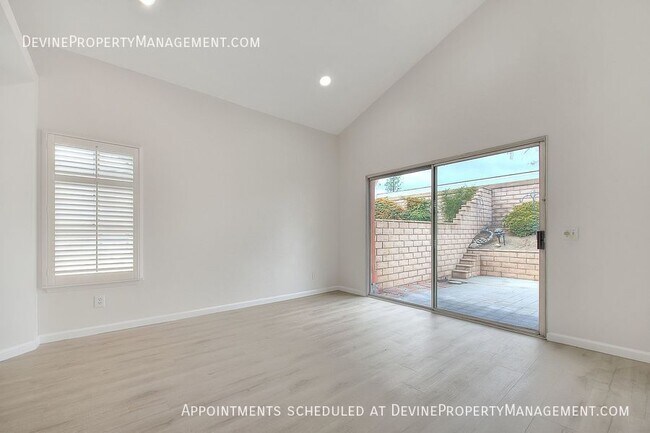 Building Photo - 902 California Privado