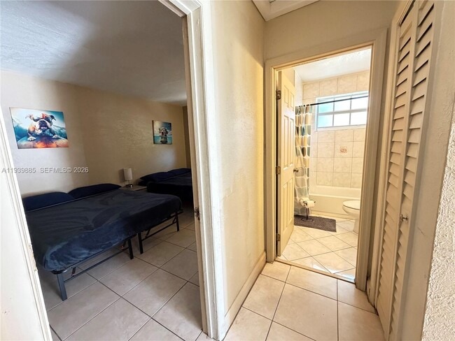 Building Photo - 212 SW 2nd Terrace