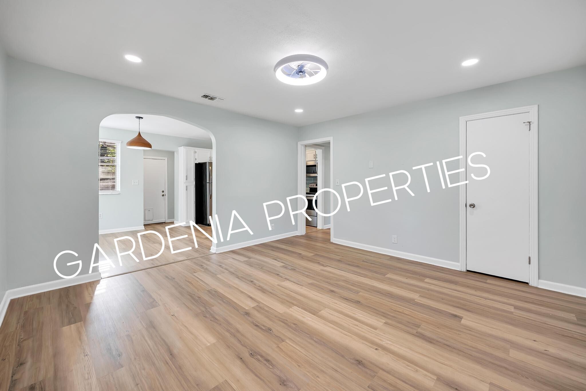 Building Photo - 1353 Placid Pl