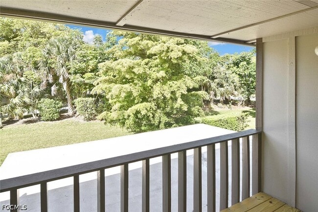 Building Photo - 4295 Island Cir