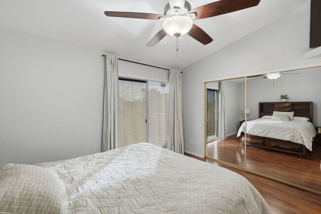 Building Photo - FURNISHED 2 Bedrooms plus den/loft & Private Pool