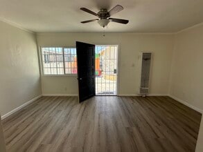 Building Photo - 624 W 49th St