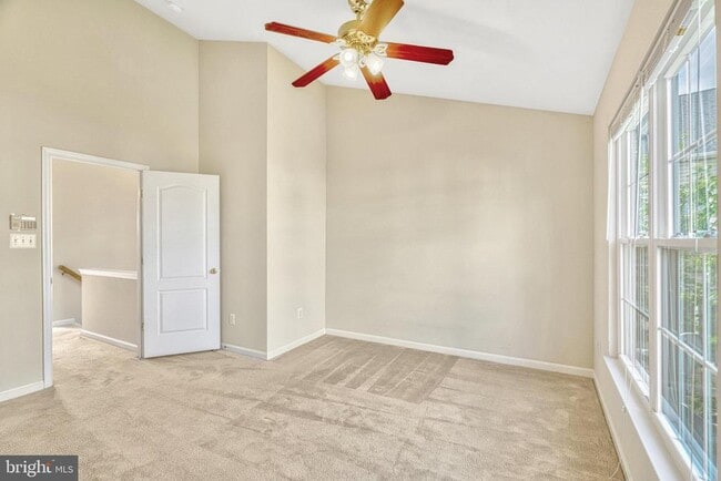 Building Photo - 13051 Park Crescent Cir