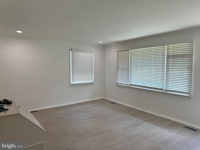 Building Photo - 16719 Huron St