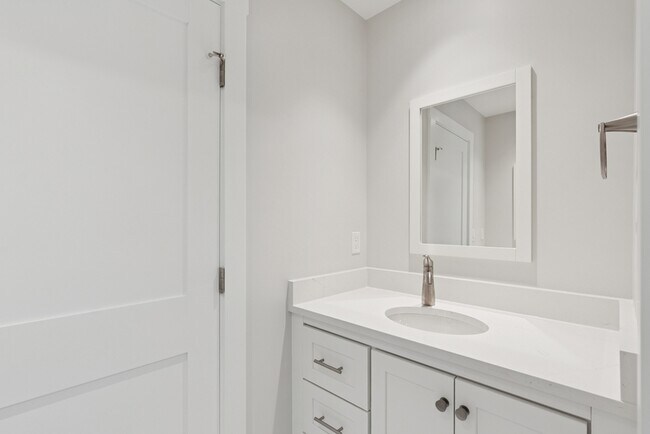 Building Photo - 1 Hoxton Ln